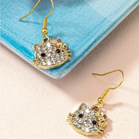 Hello Kitty Crystal Rhinestone Bling Dangle Drop Gold Tone Earrings NEW - Picture 5 of 11